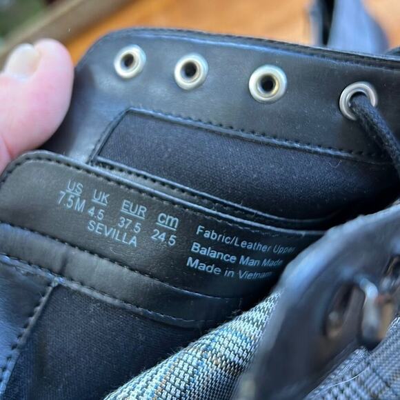 NEW Naturalizer size 7.5 Sevilla plaid and black booties boots - Picture 5 of 5